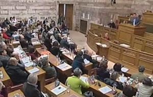 «Μετωπική» σύγκρουση ΣΥΡΙΖΑ-ΠΑΣΟΚ για τη λίστα Λαγκάρντ