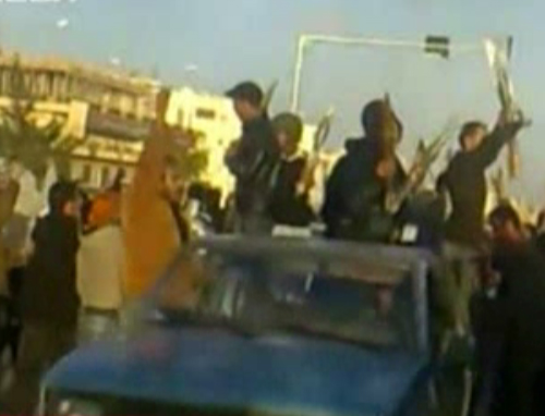 Σκηνές χάους στους δρόμους της Λιβύης, εκατοντάδες νεκροί