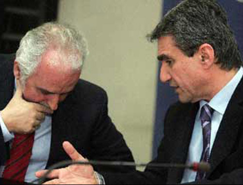 Στενό μαρκάρισμα για ασφαλιστικό