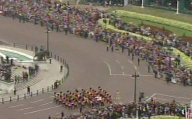 Στιγμιότυπα από το Λονδίνο λίγο πριν την έναρξη του γάμου