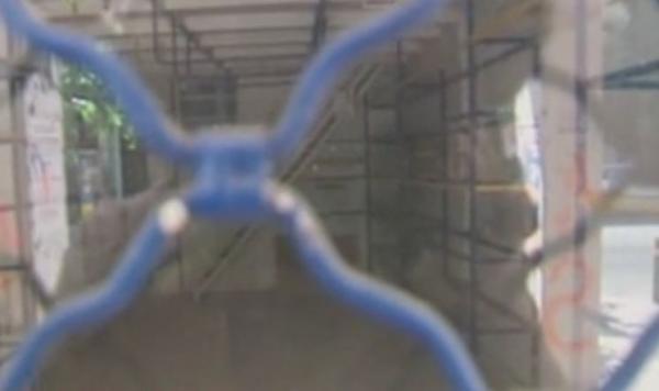 «Επιδημία» λουκέτων στους δρόμους της Αθήνας