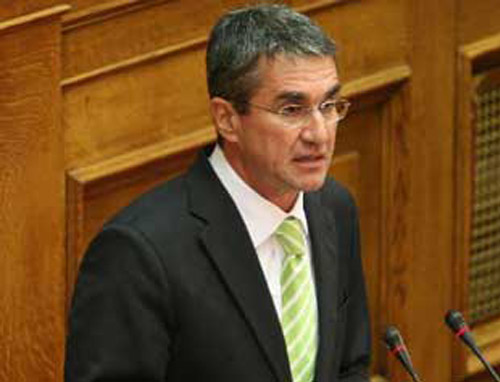 Επίθεση σε Αντιπολίτευση και ΜΜΕ