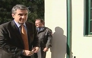 «Απομακρύνεται» από το ΠΑΣΟΚ ο Α.Λοβέρδος