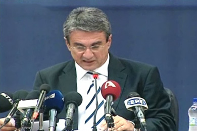 Το Μαξίμου καλύπτει τον Λοβέρδο στις δηλώσεις του περί δημοσίων υπαλλήλων