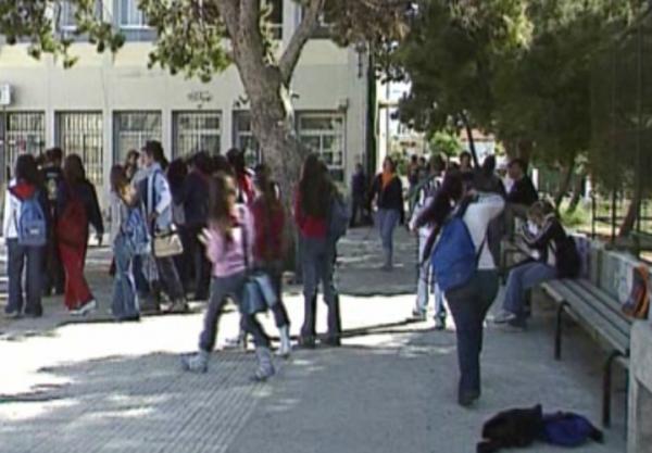 Λιγότερα μαθήματα με περισσότερες ώρες διδασκαλίας