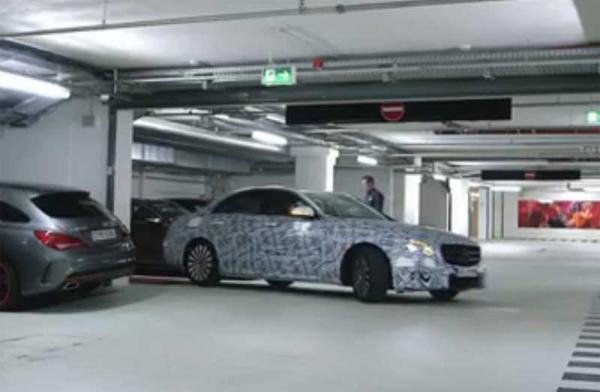 Mercedes-Benz E-Class 2016 Remote Parking Control
