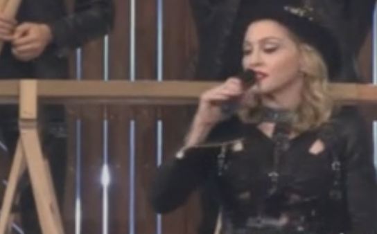 Μαντόνα: Ζούμε τρομακτικούς καιρούς, στην Ελλάδα δεν έχουνε να φάνε