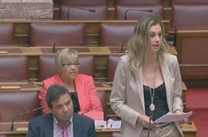 Γρίφος με την απόφαση ανεξαρτητοποίησης της Ραχήλ Μακρή