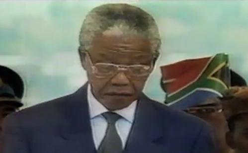 Ο Νέλσον Μαντέλα αναλαμβάνει την προεδρία της Νοτίου Αφρικής