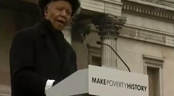 Ο Νέλσον Μαντέλα μιλά στην πλατεία Τραφάλγκαρ του Λονδίνου