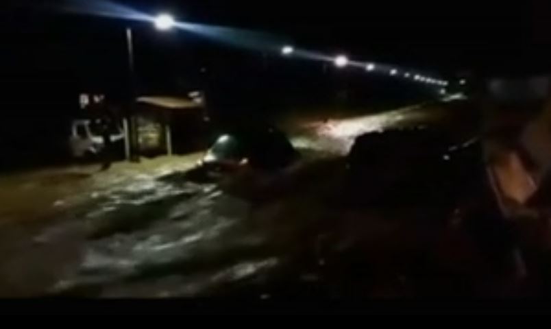 Σοβαρά προβλήματα από τις βροχές στη Μάνδρα Αττικής