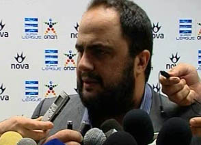 Και… ξανά (δηλώνει) ενωμένο το ελληνικό ποδόσφαιρο