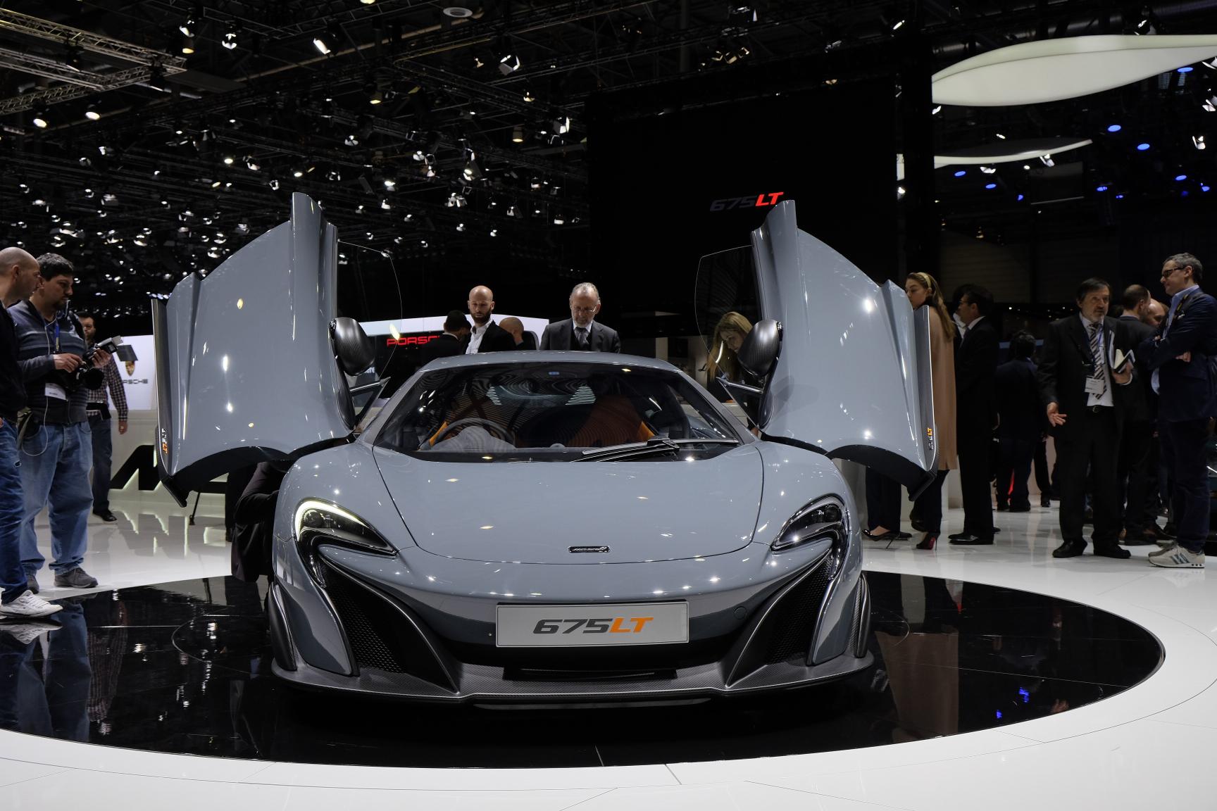 H αγωνιστικών προδιαγραφών McLaren 675LT στη Γενεύη