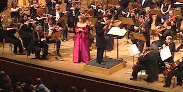 Γοήτευσε με τη μοναδική φωνή της η Ρενέ Φλέμινγκ