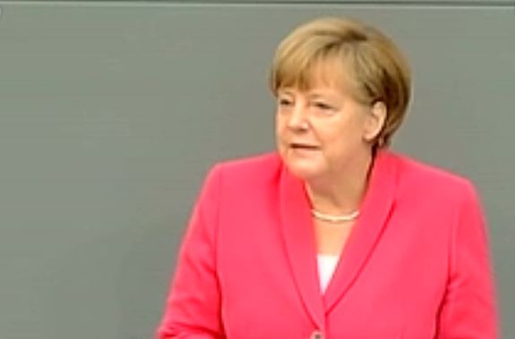 Με απώλειες για την Μέρκελ το «Ja» της Μπούντεσταγκ στη διαπραγμάτευση