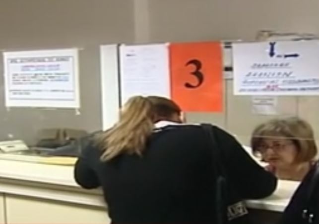 Μελετάται διεύρυνση των εισοδηματικών κριτηρίων για το κοινωνικό μέρισμα