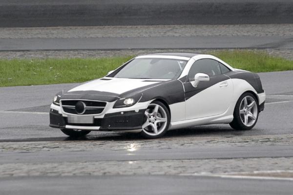 Mercedes-Benz SLK 2011: Από Μάρτη… καλοκαίρι!