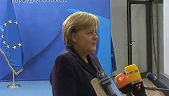 Εφαρμογή του Μνημονίου ζητεί η Μέρκελ και απορρίπτει την αναδιάρθρωση