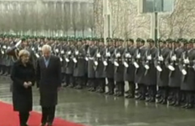 Σκοτσέζικο ντους οι διαπραγματεύσεις για το «κούρεμα»