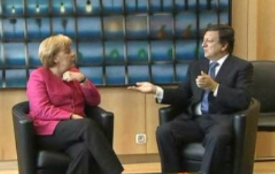 Για αναπροσαρμογή του δεύτερου πακέτου προς την Ελλάδα μιλάει η Μέρκελ