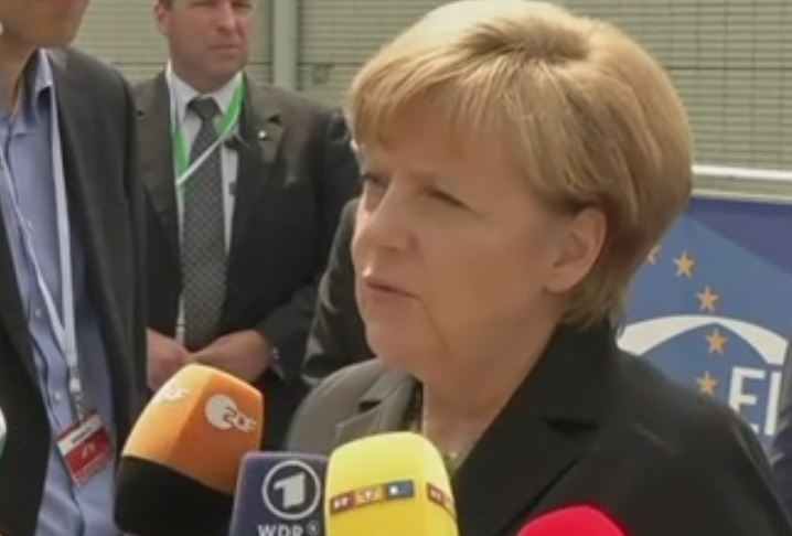 «Συμβιβασμό» με τον Κάμερον για τον Γιούνκερ αναζητά η Μέρκελ