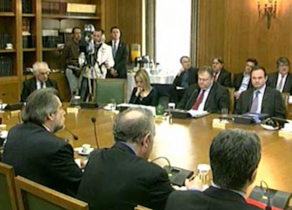 «Καυτή» εβδομάδα για τα νέα μέτρα, κλιμακώνονται οι αντιδράσεις