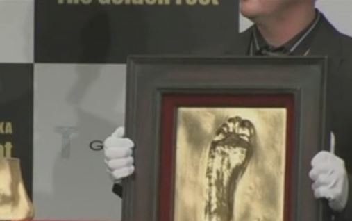 Το «χρυσό» πόδι του Μέσι από… χρυσό