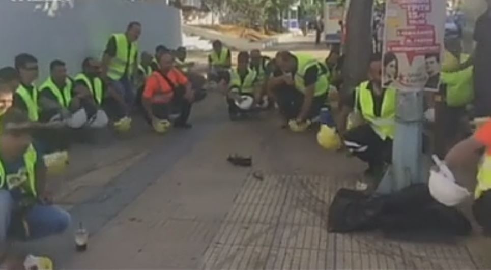 Μεταλλωρύχοι: Ενταση στη Μεσογειων – Δεν τους επιτρέπει να πάνε στο Μαξίμου