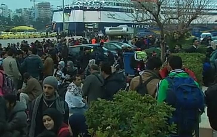 Κλείνουν τα σύνορα, «έμφραγμα» στη χώρα με τους πρόσφυγες