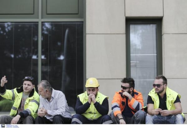 Μεταλλωρύχοι: Συγκέντρωση εξω από το υπ. Πειριβάλλοντος