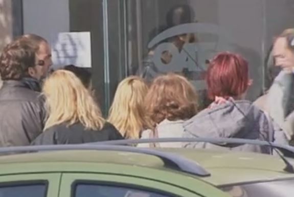 Χιλιάδες νέοι αναζητούν εργασία στο εξωτερικό