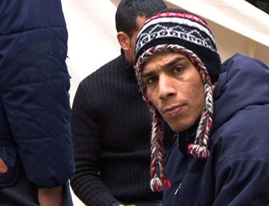 Οι μετανάστες μιλούν για την κατάσταση στο νέο κτίριο