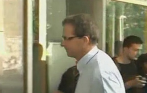 Και νέα μέτρα ζητά η τρόικα