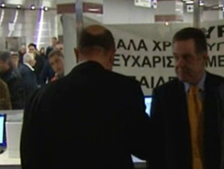 Επεισοδιακή η τελετή παράδοσης του σταθμού του μετρό στην Αγία Παρασκευή