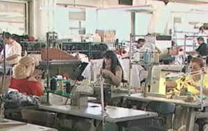 Σε «ελεύθερη πτώση» οι μισθοί στον ιδιωτικό τομέα