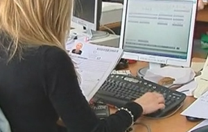 Από 1η Ιανουαρίου και στις ΔΕΚΟ το ενιαίο μισθολόγιο