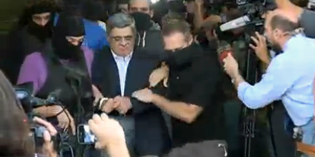 Οδηγείται ενώπιον του ανακριτή ο Νίκος Μιχαλολιάκος