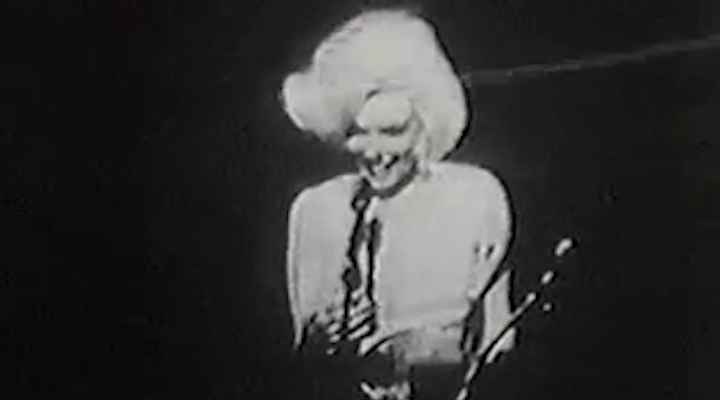 Η Μονρόε τραγουδά «Happy Birthday mr President»