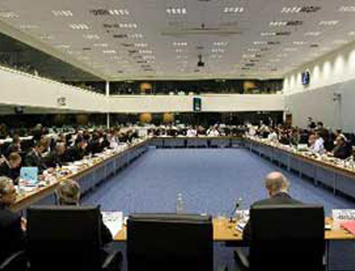 Διατηρεί «αρνητικές προοπτικές»