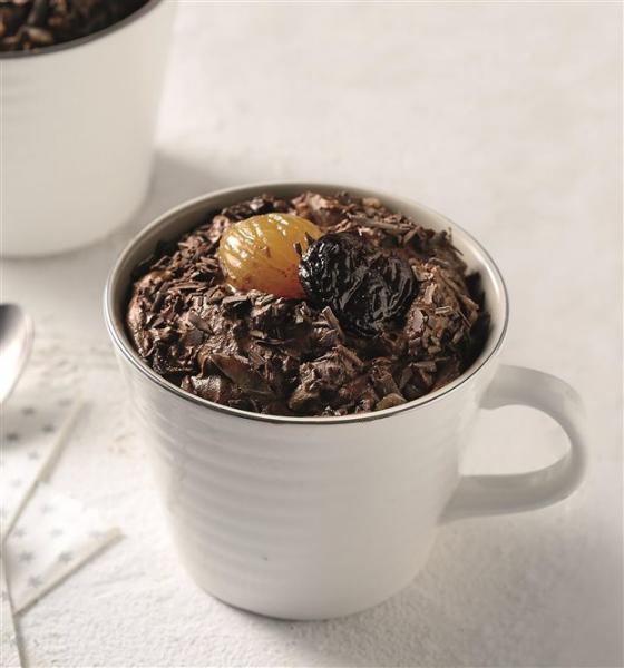 Μους σοκολάτας με μαρέγκες