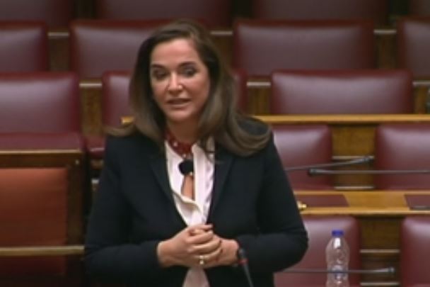 Βουλή: Κόντρα Μπακογιάννη – Κωνσταντοπούλου