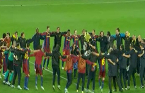 Τρελά πανηγύρια (αλλά και επεισόδια) για την πρόκριση της Μπάρτσα