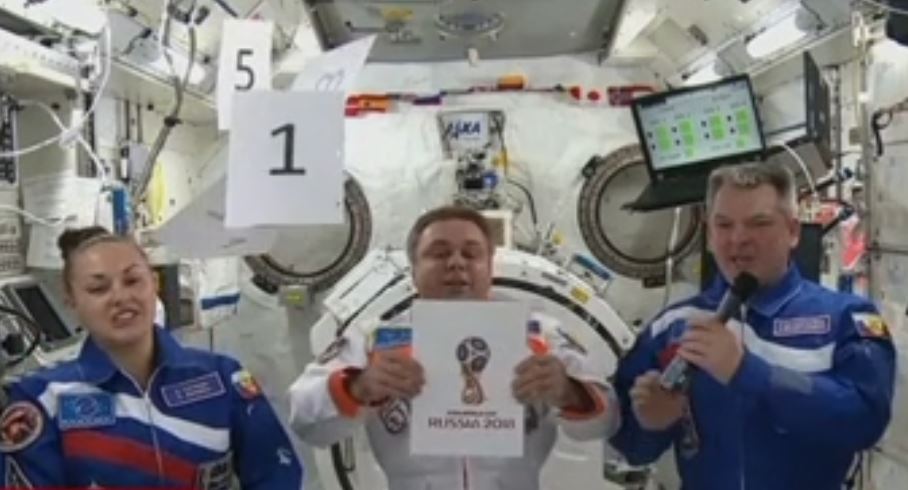 «Διαστημική» παρουσίαση για το έμβλημα του Μουντιάλ 2018