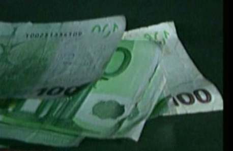 Καταργούνται τα «μυστικά κονδύλια» στα ΜΜΕ