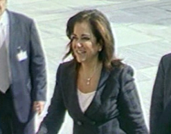 Θεωρίες συνομωσίας χαρακτηρίζει η Δημοκρατική Συμμαχία τις βολές της Ρηγίλλης