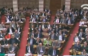 Νέα κόντρα ΝΔ-ΣΥΡΙΖΑ για ευρώ και Κύπρο