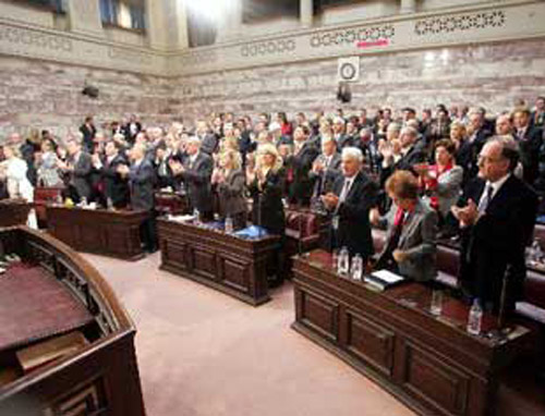 Βολές κατά της κυβέρνησης