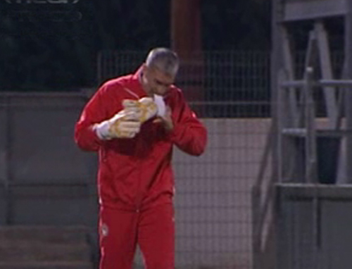 Για μια ακόμη χρονιά ο Νικοπολίδης κάτω από τα δοκάρια του Ολυμπιακού