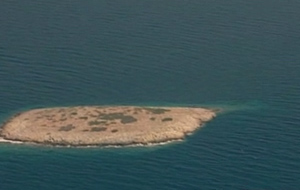 Διαψεύδουν κυβέρνηση και Κομισιόν τα περί εκκένωσης νησιών