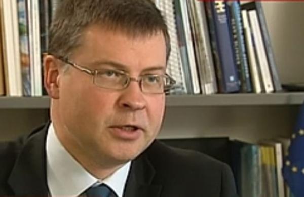 Ντομπρόβσκις: Πρώτα τα προαπαιτούμενα, μετά η δόση των δύο δισ. ευρώ